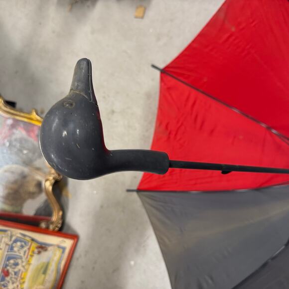 Vintage Duck Handle 39" Nylon Umbrella Gray / Red - Picture 3 of 4